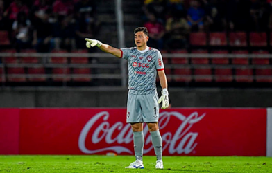 Dang Van Lam’s good saves, Muangthong win a point