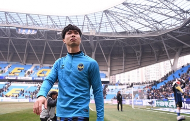 VIDEO: Công Phượng luyện tập đá phạt cùng đồng đội Incheon