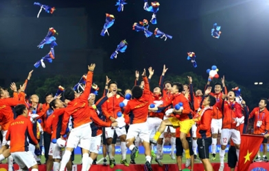 VIDEO: Truyền thông Thái Lan chê bai lứa cận kề của bóng đá Việt Nam