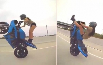 VIDEO: Những pha 'bốc đầu' xe phân khối lớn của các mỹ nhân trong làng moto biểu diễn trên thế giới