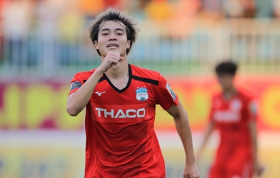 Văn Toàn vươn lên dẫn đầu danh sách vua phá lưới V-League