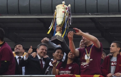 Ông chủ người Việt ăn mừng với CLB dự Champions League