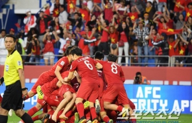 Đài truyền hình Hàn Quốc tiếp lửa cho ĐT Việt Nam tại King's Cup