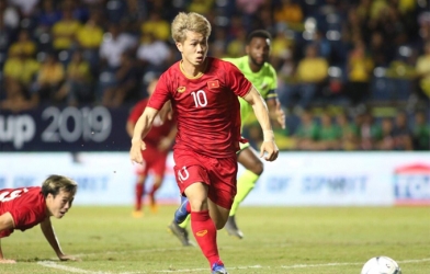 VIDEO: Những tình huống Công Phượng đe doạ khung thành Curacao