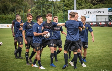 Công Phượng tràn đầy tự tin tập luyện với các đồng đội mới