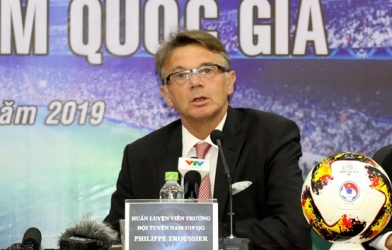 VIDEO: HLV Philippe Troussier chia sẻ vinh dự được dẫn dắt U19 VN