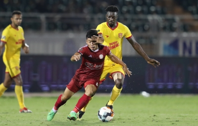 Nam Định đánh rơi chiến thắng trước TPHCM tại Thiên Trường