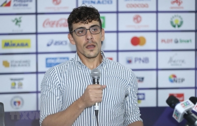 HLV U22 Campuchia: 'U22 Việt Nam quá lợi hại ở bóng bổng'