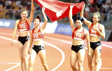 VIDEO: Phần thi của 4 cô gái vàng Việt Nam ở nội dung 4x400m