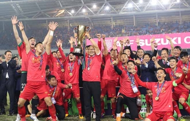 VIDEO: Khoảnh khắc xúc động của BLV Biên Cương khi Việt Nam vô địch