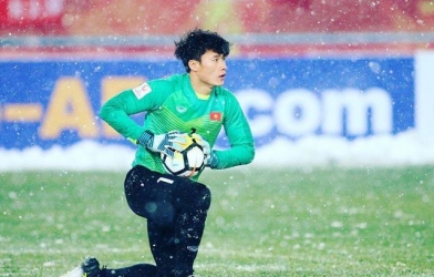 HLV thủ môn U23 Việt Nam nhắc nhở Bùi Tiến Dũng