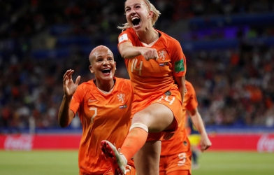 VIDEO: Những tình huống không thể nhịn cười với các nữ cầu thủ