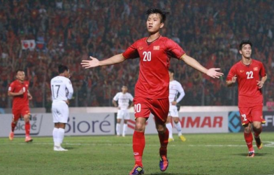 VIDEO: Những khoảnh khắc Phan Văn Đức làm rung động triệu trái tim NHM