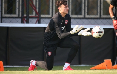 Muangthong United báo tin vui cho thủ môn Đặng Văn Lâm