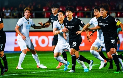 Cựu tiền đạo tuyển Hàn Quốc lập cú đúp đẳng cấp sau 10 phút