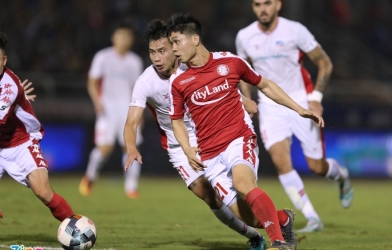 VIDEO: Quế Ngọc Hải xoạc bóng khiến Công Phượng ngã sõng soài