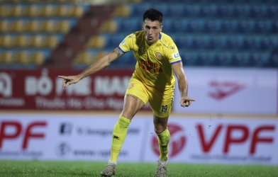 Đỗ Merlo rực sáng, Nam Định thắng tưng bừng trước SLNA