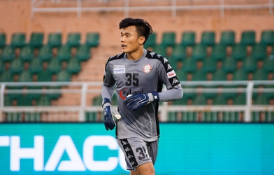 VIDEO: Màn trình diễn ấn tượng của thủ môn Bùi Tiến Dũng