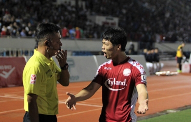 Chủ tịch CLB TPHCM bức xúc với cả 2 án phạt của VFF