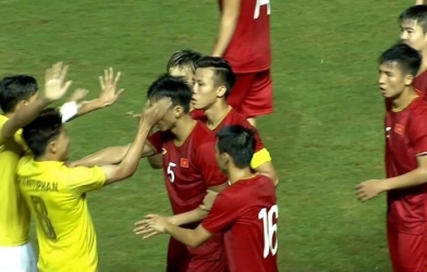 VIDEO: Văn Hậu lĩnh trọn cái tát 'oan ức' từ Thitiphan