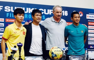 Cầu thủ Indonesia tiếc thương HLV Alfred Riedl