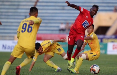 Xuân Mạnh hóa người hùng, SLNA chính thức trụ hạng