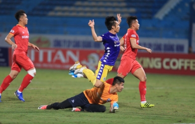 HLV Bình Dương: 'Chúng tôi ức chế vì trọng tài quá thiên vị Hà Nội'