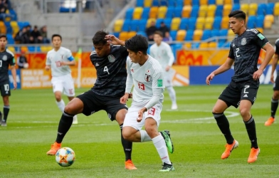 Minamino dự bị, Nhật Bản thua đau khi sao Napoli tỏa sáng