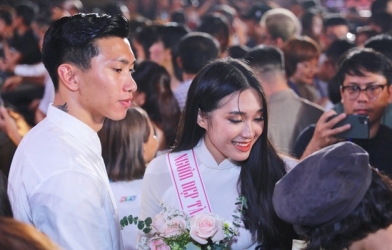 Văn Hậu rơi lệ vì bạn gái trượt ngôi Hoa hậu Việt Nam 2020