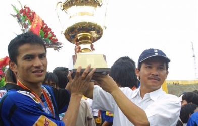 VIDEO: Màn ra mắt của Kiatisak ở HAGL cách đây gần 20 năm