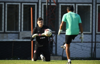 Đặng Văn Lâm quyết giành lại suất bắt chính ở Muangthong Utd