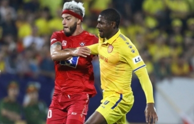 Cầu thủ Nigeria: 'Tôi đang đàm phán với một số CLB ở V-League'