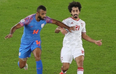 VIDEO: Đối thủ lớn của Việt Nam 'đánh tennis' trước Ấn Độ