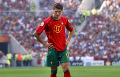 Ronaldo tại Euro 2004: Nước mắt đổi lấy sự trưởng thành