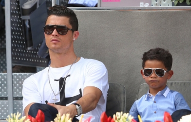 Ronaldo nghỉ trận tranh HCĐ để đón những đứa con sắp ra đời