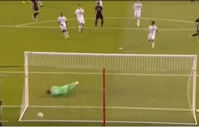 VIDEO: Mkhitaryan ghi bàn sau màn ban bật đẹp mắt của M.U