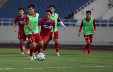 VIDEO: Buổi tập đầu tiên của U23 Việt Nam trên sân Mỹ Đình