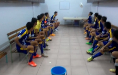 VIDEO: U21 Khánh Hòa biểu diễn kỹ thuật tâng bóng bằng đầu 