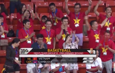 VIDEO SEA Games: ĐT bóng rổ Việt Nam đánh bại ĐT Campuchia