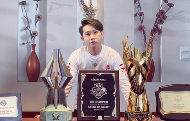 Sau án phạt, HLV Harvin trở lại dẫn dắt Team Flash