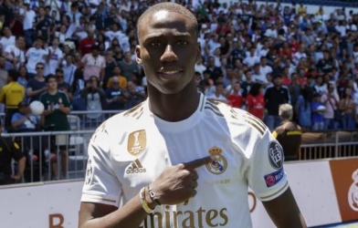 Tuổi thơ dữ dội của tân binh Real Madrid