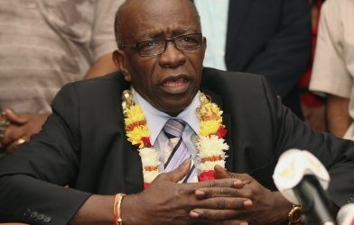 Sốc! Nguyên phó chủ tịch FIFA nhận án phạt gây rúng động