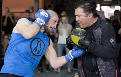 HLV Javier Mendez: Tỉ lệ chấn thương tại gym AKA chỉ còn 50%