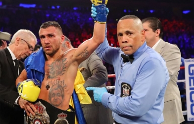 Vasyl Lomachenko nhắm đến chiếc đai Lightweight thứ 3 trong sự nghiệp
