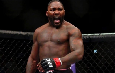 Anthony Johnson muốn chen ngang nếu Jon Jones tranh đai với Cormier