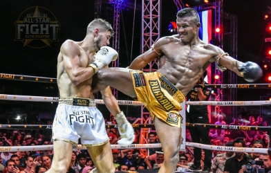 FULL TRẬN: 'Thánh Muay' Buakaw Banchamek tái xuất, hạ gục đối thủ Đan Mạch