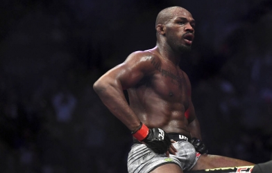 Jon Jones: 'Lạy chúa may là Rumble Johnson đã giải nghệ'