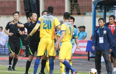Ngoại binh Thanh Hóa sốc trước án phạt của VFF