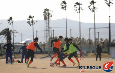 Xuân Trường và các đồng đội gặp 'cơn ác mộng' ở Nhật Bản