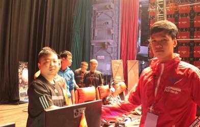 Chim Sẻ Đi Nắng sang Trung Quốc đấu chung kết giải AOE Việt Trung 2017